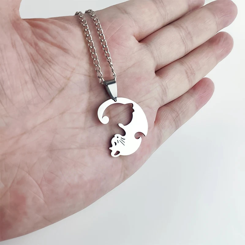 Cute Cat Couple Pendant Necklace: A Stylish & Heartfelt Gift